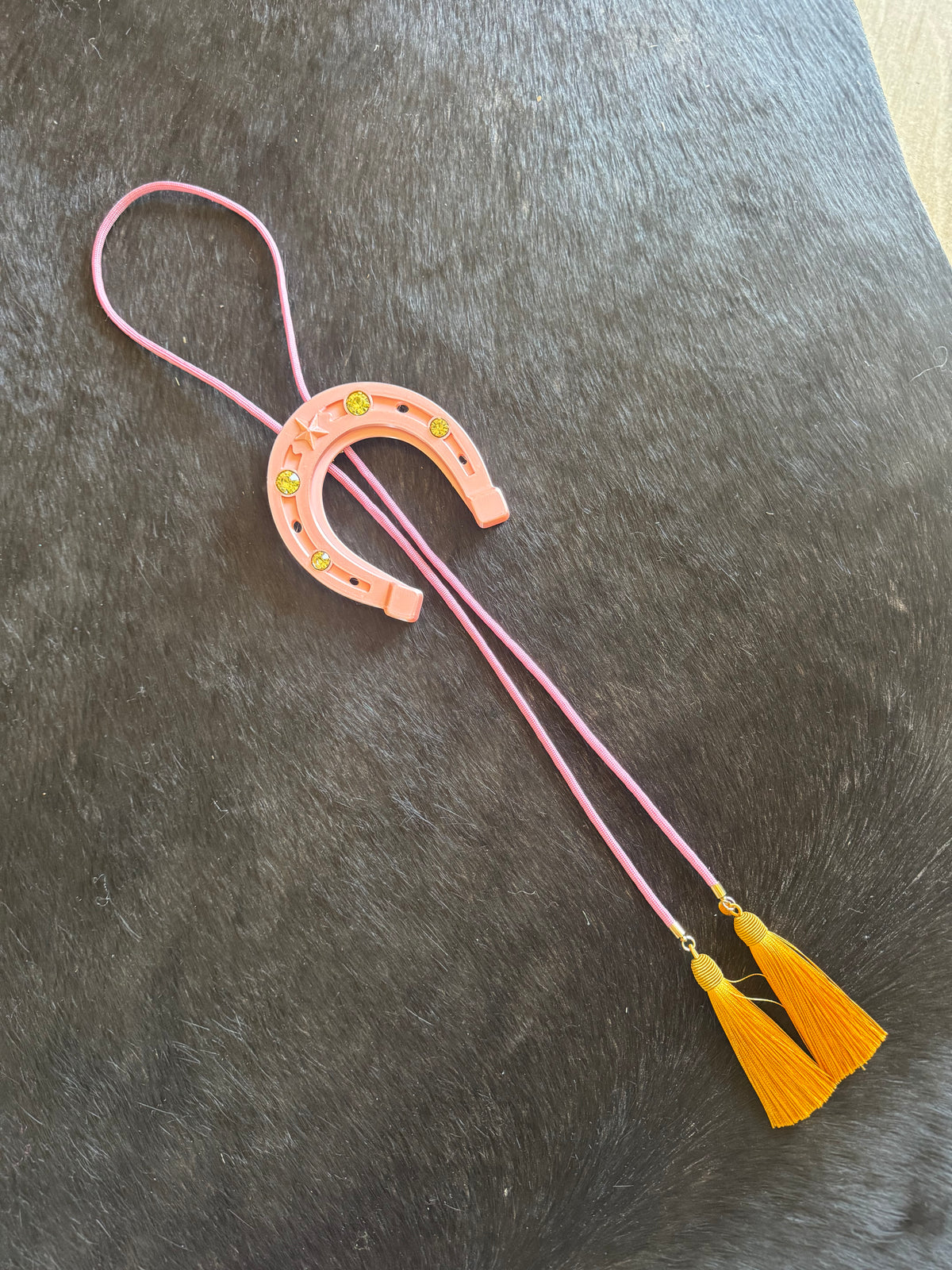 Pink horseshoe Bolo
